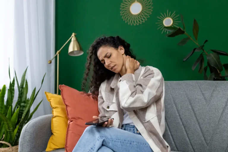 W6LkhkON-uso-do-celular-envato