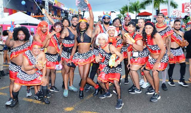 bloco-la-vem-elas-foto-ed-santos-acorda-cidade-micareta-de-feira-20236