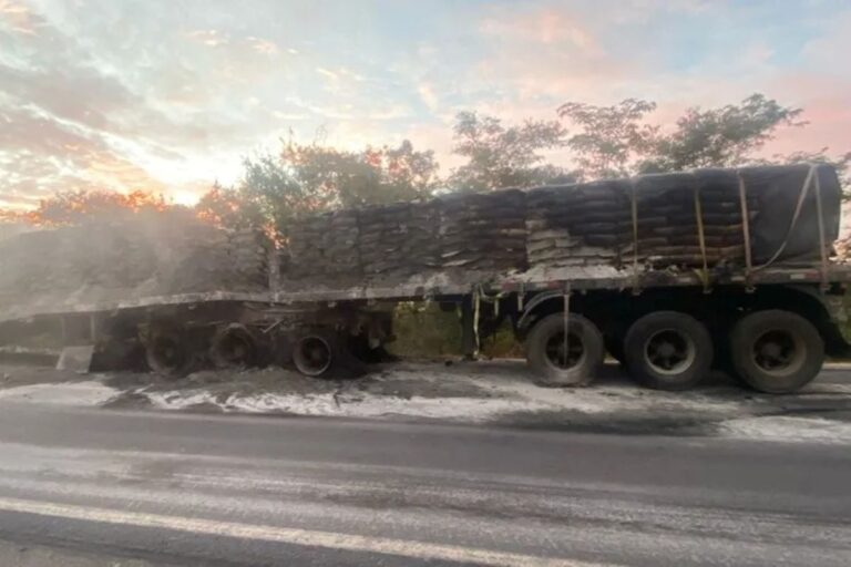caminhao_incendio_acheisudoeste