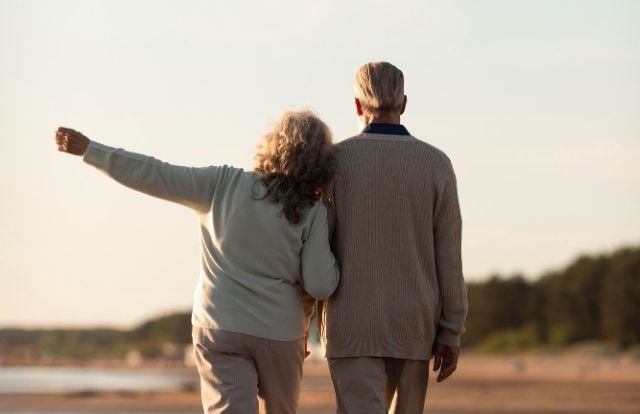 casal-acima-de-70-anos-foto-freepik-idosos-
