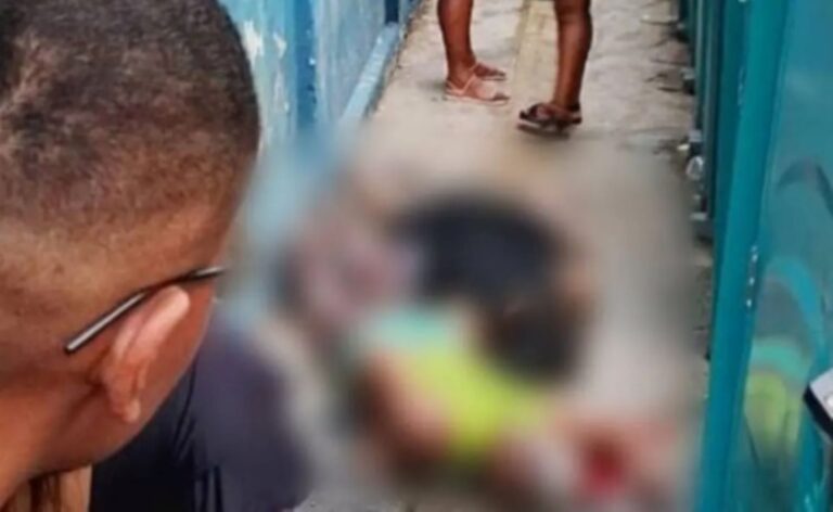 homens-desacordados-carnaval-salvador