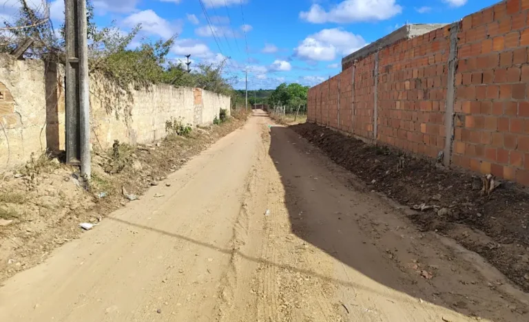 mN5ILNHF-Ruas-no-bairro-Campo-do-Gado-Novo-ft-ed-santos-acorda-cidade