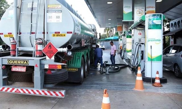 oleo-diesel-combustivel-posto-gasolina-foto-marcello-casal-jr-agencia-brasil