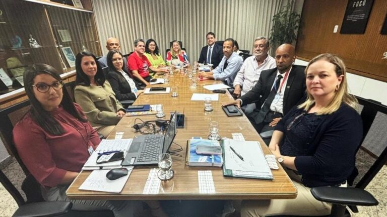 reuniao-sindicato-servidores-bahia-foto