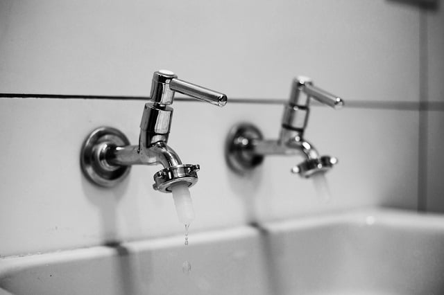 torneira-agua-abastecimento-embasa-ilustrativa-danilo-alvesd-YPuCba3I9GQ-unsplash-640