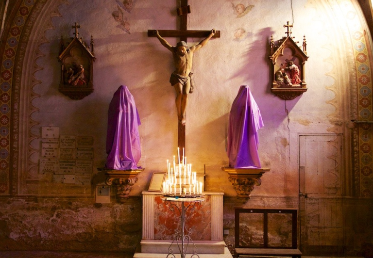 2ez578Om-imagem-sacra-igreja-catolica-velatio-santo-coberto-foto-reproducao-site-templario-de-maria
