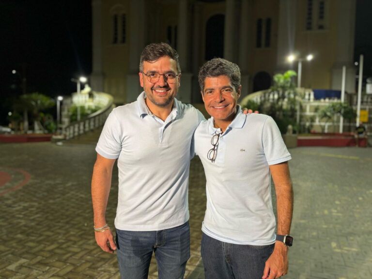 ACM-Neto-ao-lado-do-prefeito-Valderico-Jr