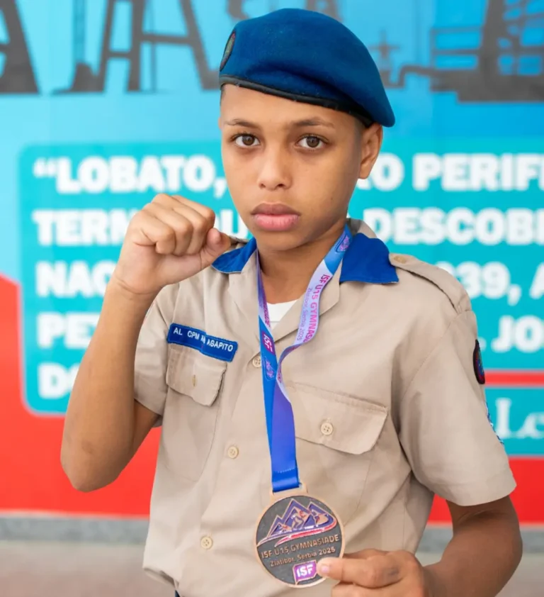 BWJK4zbK-Estudante-da-CPM-medalhista-2