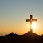 D3h4kVwU-conceito-de-ressurreicao-crucificacao-de-jesus-cristo-cruz-jcomp-freepik