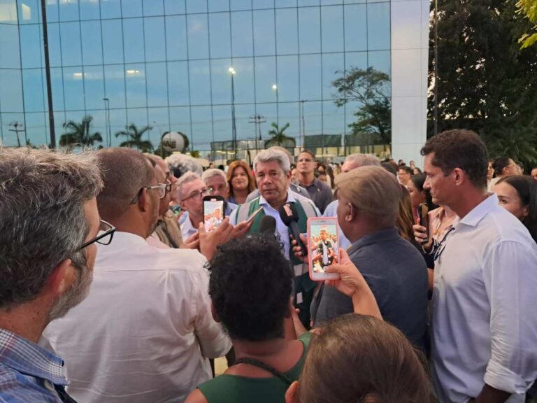 Governador-anuncia-investimentos-de-R-40-milhoes-em-reforma-para-o-Hospital-Cleriston-Andrade-1