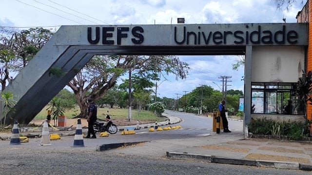 Uefs-fachada-foto-ney-silva-acorda-cidade-2023-portico