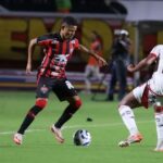 jogador-flamengo-vitoria-foto-