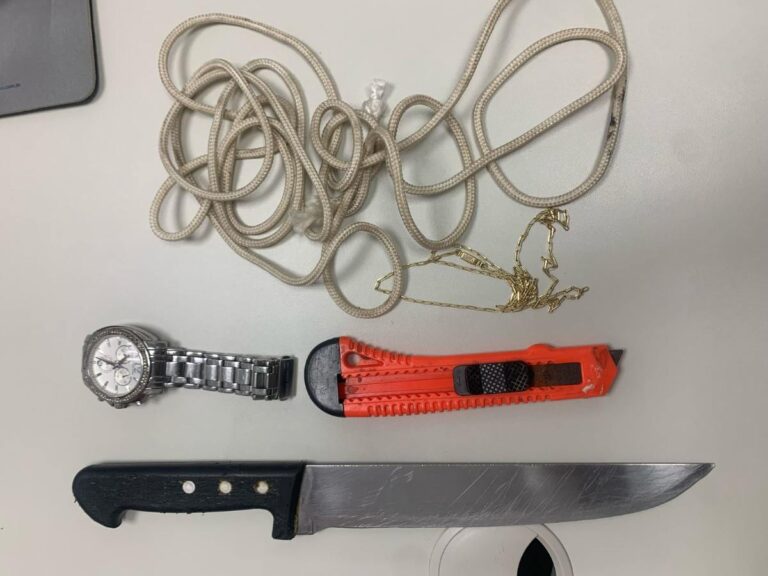 materialapreendido_policiamilitar_extorsaodeadvogada