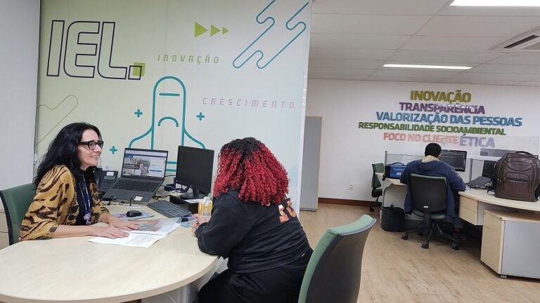 mesa-atendimento-entrevista-emprego-eil-foto-divulgacao-