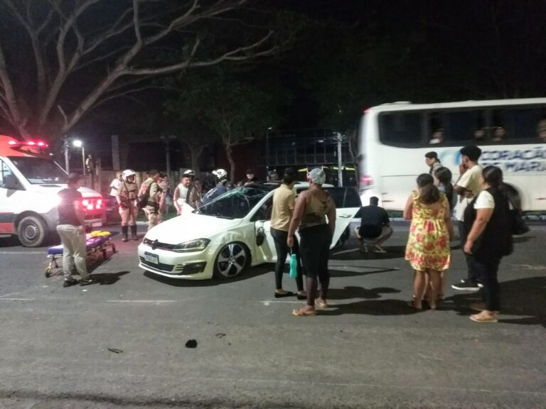 veiculo-capota-avenida-getulio-vargas-feira-de-santan-foto-thiago-fonsceca-acorda-cidade