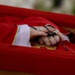 velorio-do-papa-francisco-e-aberto-ao-publico-no-Vaticano