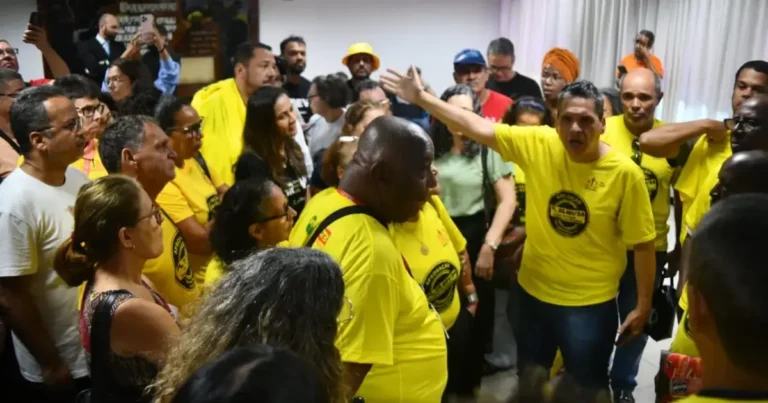 1Ea4ZVRi-servidores-judiciarios-1-1