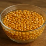 4zFREBIO-Por-que-colocar-o-milho-de-pipoca-na-agua-muda-tudo-no-preparo