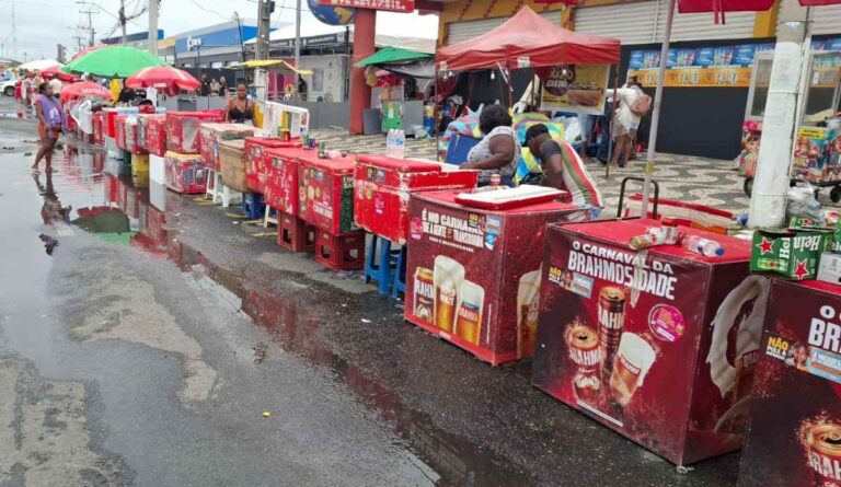 Ambulantes-comemoram-primeiro-dia-de-vendas-na-Micareta1