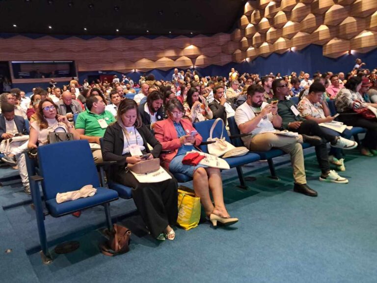 Dirigentes-municipais-discutem-em-Feira-de-Santana-o-fortalecimento-da-cultura-na-Bahia1