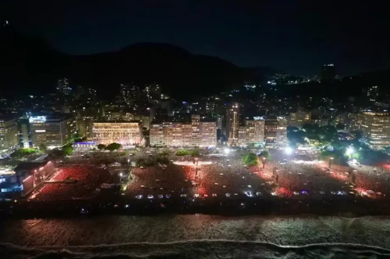 FPTuCRsa-Show-da-Gaga-rio-tur