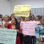 JDvB9w5G-manifestantes-cobram-permanencia-da-delegada-Clecia-Vasconcelos-na-Deam-ft-paulo-jose-acorda-cidade