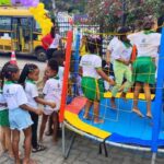 JnHnOhmj-Dia-das-Criancas-Policia-Civil-realiza-acao-com-brincadeiras-e-distribuicao-de-presentes-4