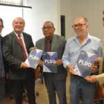 L9t2laWj-SEPLAN-Entrega-da-LDO-2026-na-Camara-Municipal-foto-Jorge-Magalhaes-6