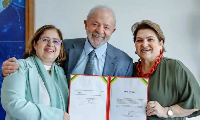 Lula-empossa-Marcia-Lopes-no-Ministerio-das-Mulheres