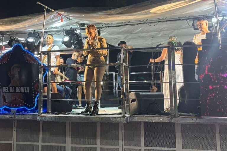 Marcia-Porto-homenageia-Carlos-Pitta-e-Bel-da-Bonita