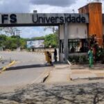 Uefs-fachada-foto-ney-silva-acordacidade-portico