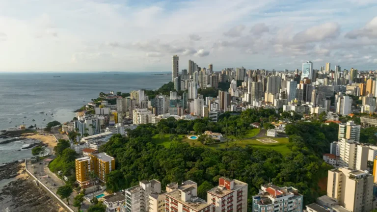 Vi9kvwIG-Mercado-Imobiliario-pexels-leonardodourado-16842369
