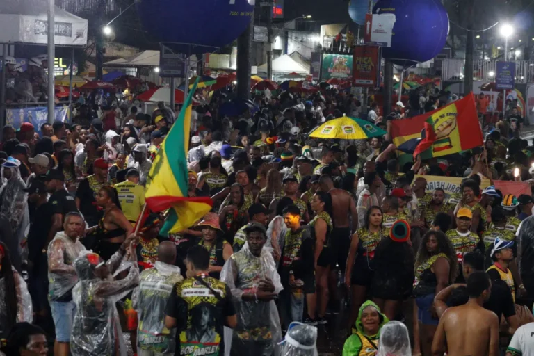 jXCCNDnF-Micareta-de-Feira-2025-Bloco-Quilombo-Jaqueline-Ferreira-acorda-cidade00