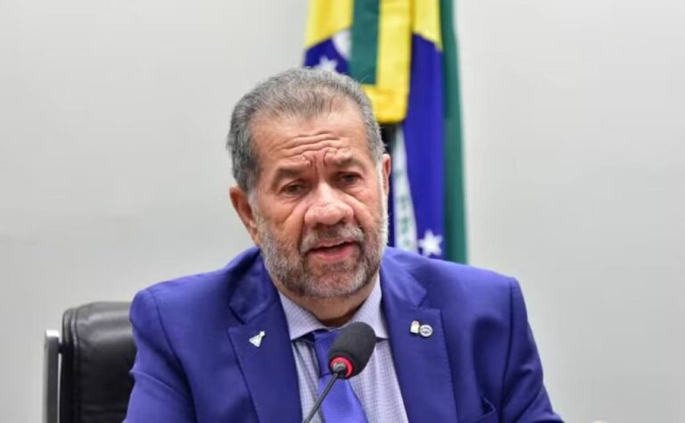 ministro-carlos-Luppe