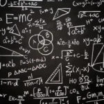 sLKzcPyM-quadro-negro-inscrito-com-formulas-e-calculos-cientificos_matematica