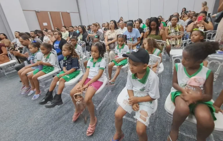 tJ8fRVwm-prefeitura-firma-novo-convenio-com-ACBEU-para-ampliar-ensino-de-ingles-na-rede-municipal-Ney-silva-acorda-cidade01