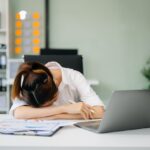 trabalho-cansado-foto-freepik