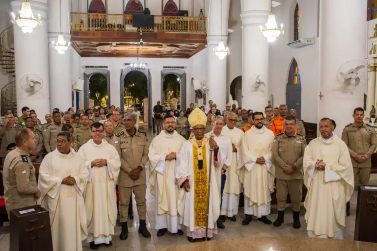 uwZ5BUic-catedral-de-santana-200-da-Policia-Militar