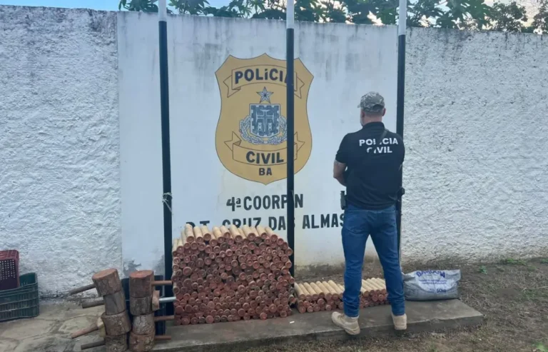 wUALrRYI-Policia-Civil-espadas-