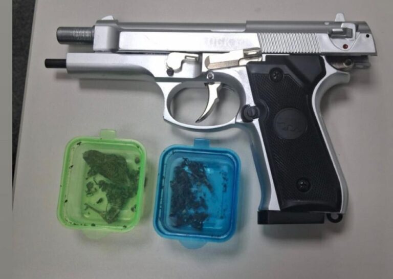 65aCIPM-apreende-simulacro-de-arma-de-fogo-e-droga-na-Avenida-Presidente-Dutra-em-Feira-de-Santana