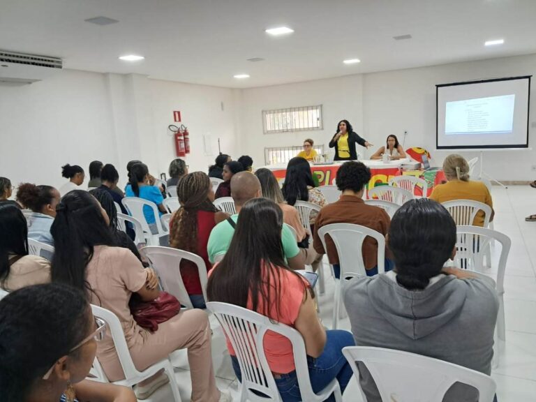 Assembleia-na-APLB-discute-pautas-pendentes-para-a-categoria
