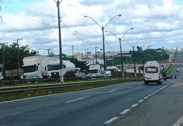 BR-324-engarrafamento_-Foto-Ed-Santos_Acorda-Cidade