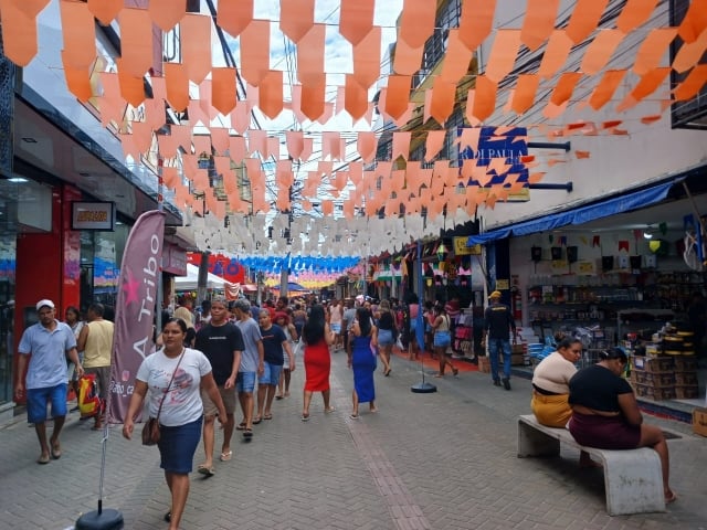 Comercio-de-Feira-Ney-Silva-acorda-cidade5