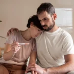 DXq8gPk5-Casal-que-nao-consegue-engravidar-naturalmente_Freepik