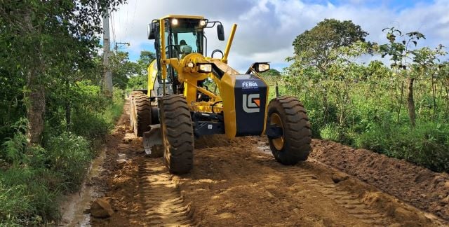 Encascalhamento-e-Patrolamento-no-Distrito-de-Jaiba-fotos-Divulgacao-SOMA-640