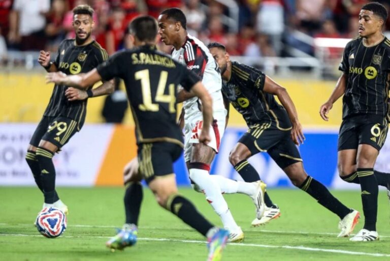Flamengo-empata-com-Los-Angeles-FC-foto-Gilvan-de-Souza-CRF