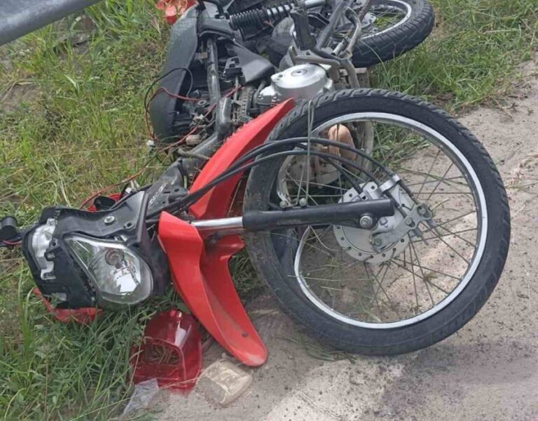 Homem-morre-e-mulher-fica-ferida-apos-queda-de-moto-em-Feira-de-Santana