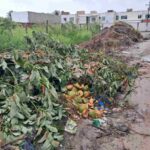 Moradores-do-Parque-Centauro-reclamam-de-rua-interditada-por-entulho-e-lixo