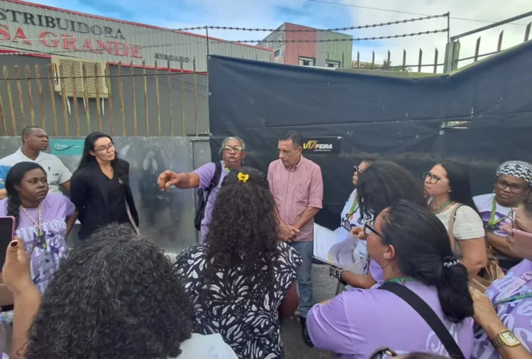 Oa2F48Qx-Pessoas-com-fibromialgia-realizam-protesto-ft-ney-silva-acorda-cidade3