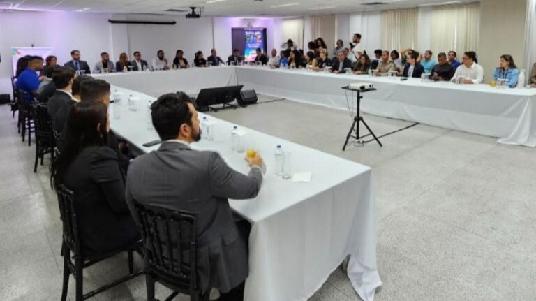 Reuniao-110625